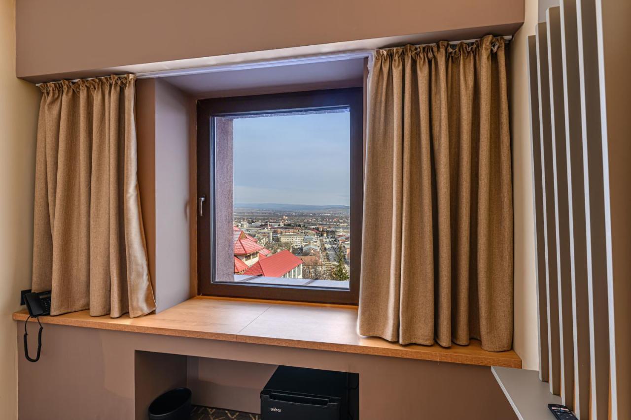 Hotel Central Pascani Εξωτερικό φωτογραφία