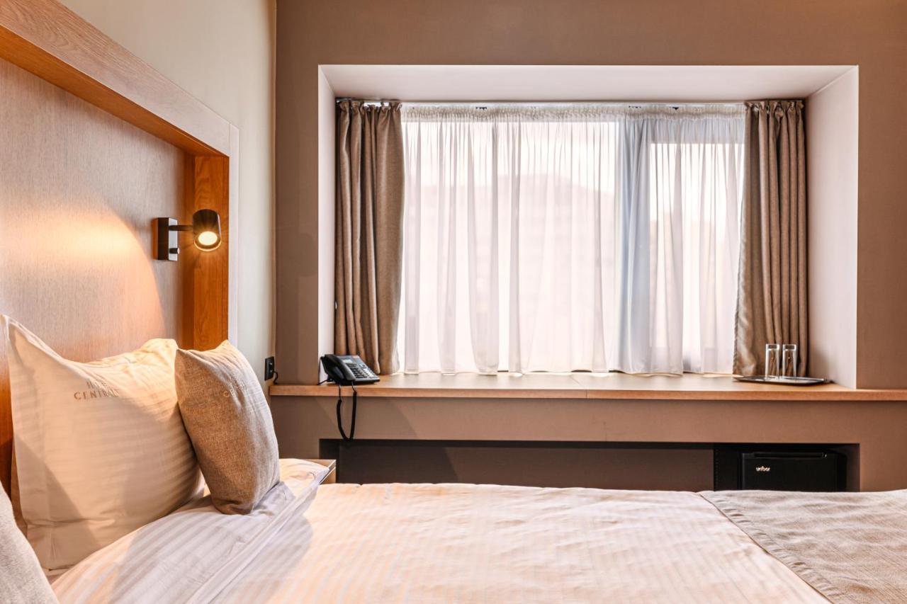 Hotel Central Pascani Εξωτερικό φωτογραφία