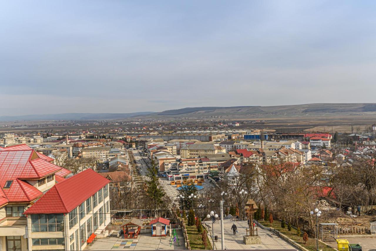 Hotel Central Pascani Εξωτερικό φωτογραφία